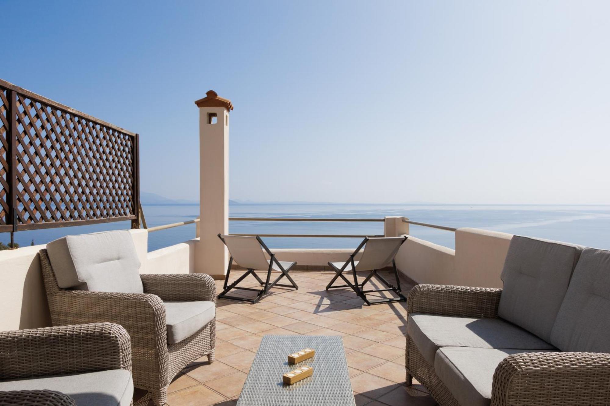 Blue Horizon Suites Paralio Astros Ngoại thất bức ảnh